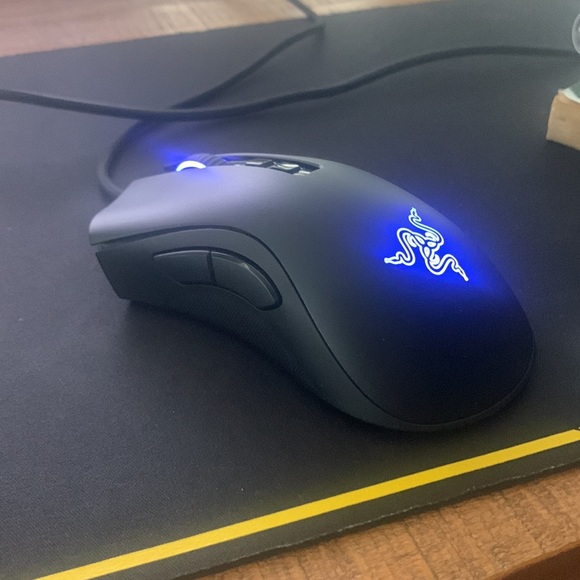 TECWARE PHANTOM RGB MECHANICAL KEYBOARD WITH RAZER DEATHADDER V2 (SOLD TOGETHER) - Picture 6 of 8